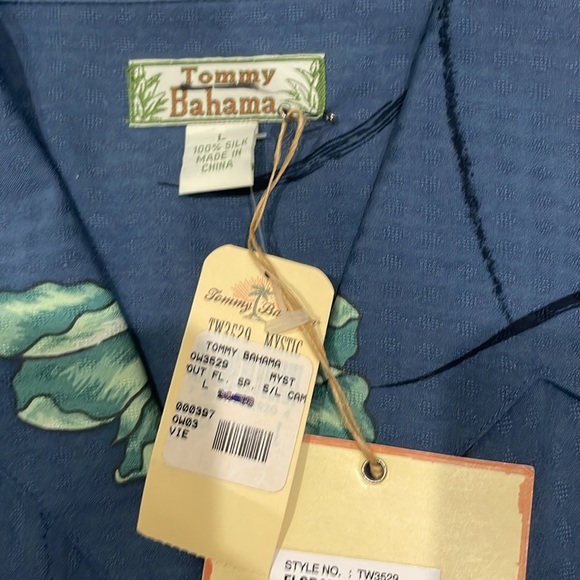 Tommy Bahama silk shirt - Picture 3 of 4